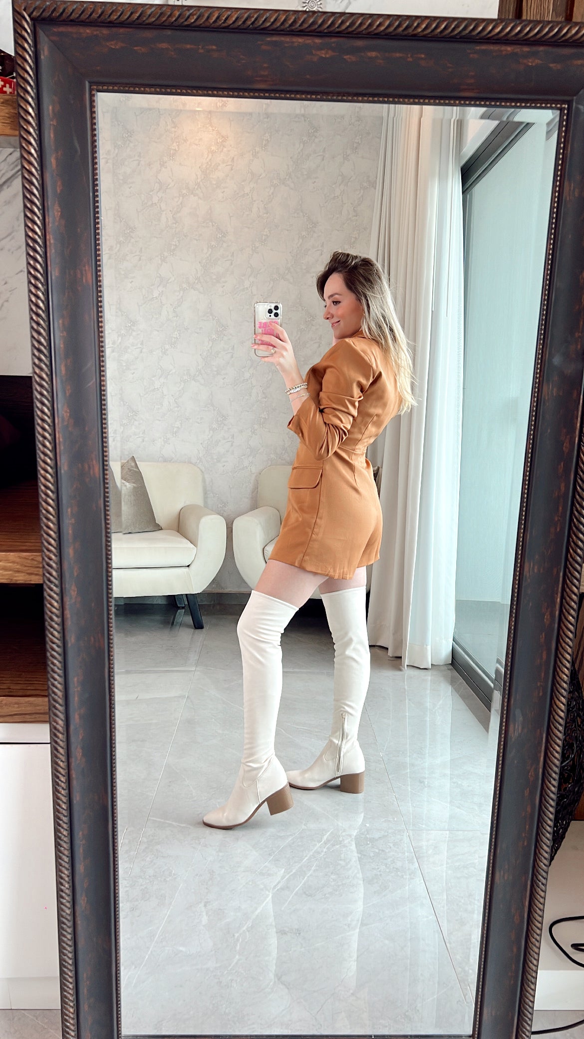 PAULA HUESO