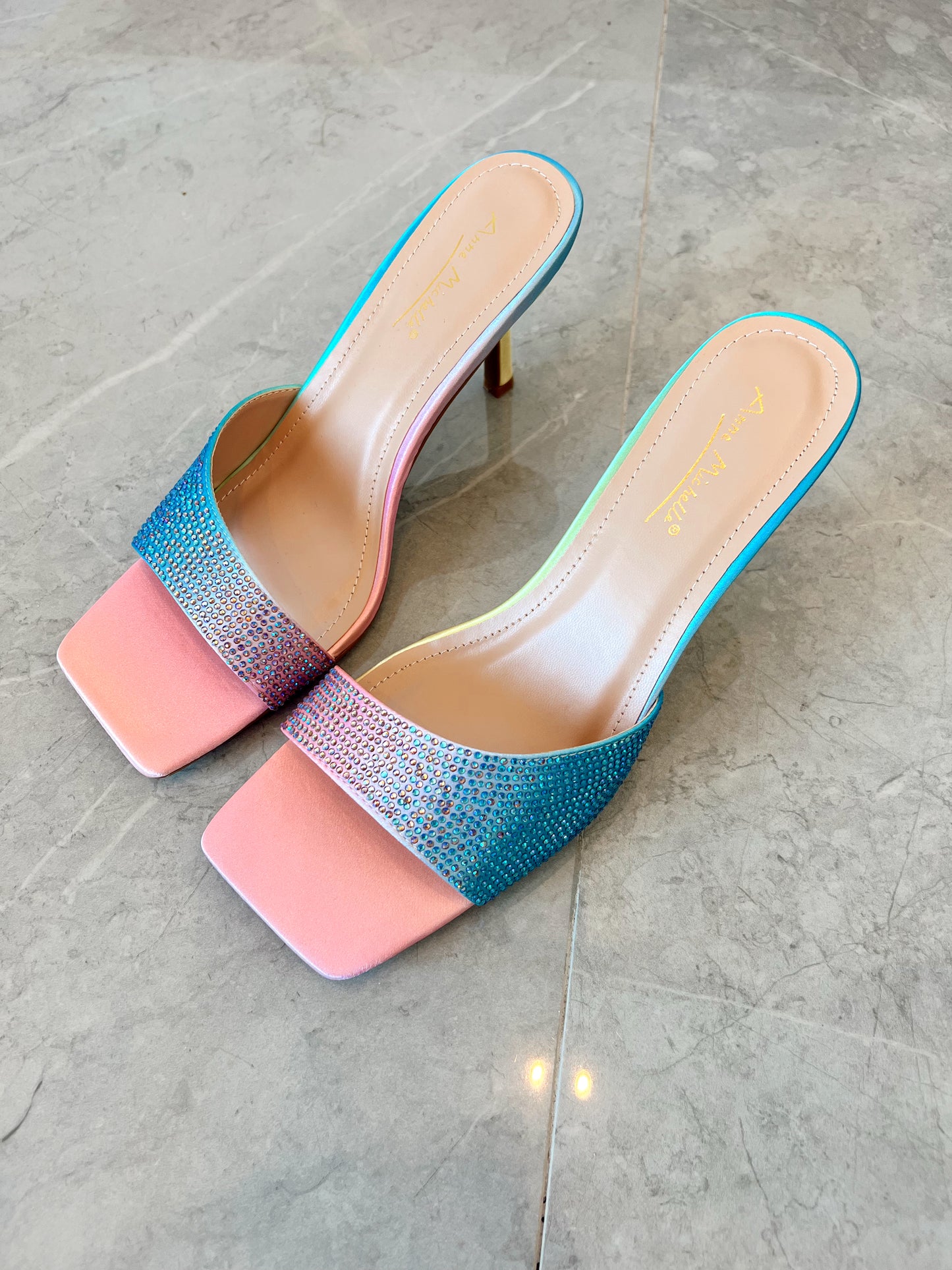GINA COLORES