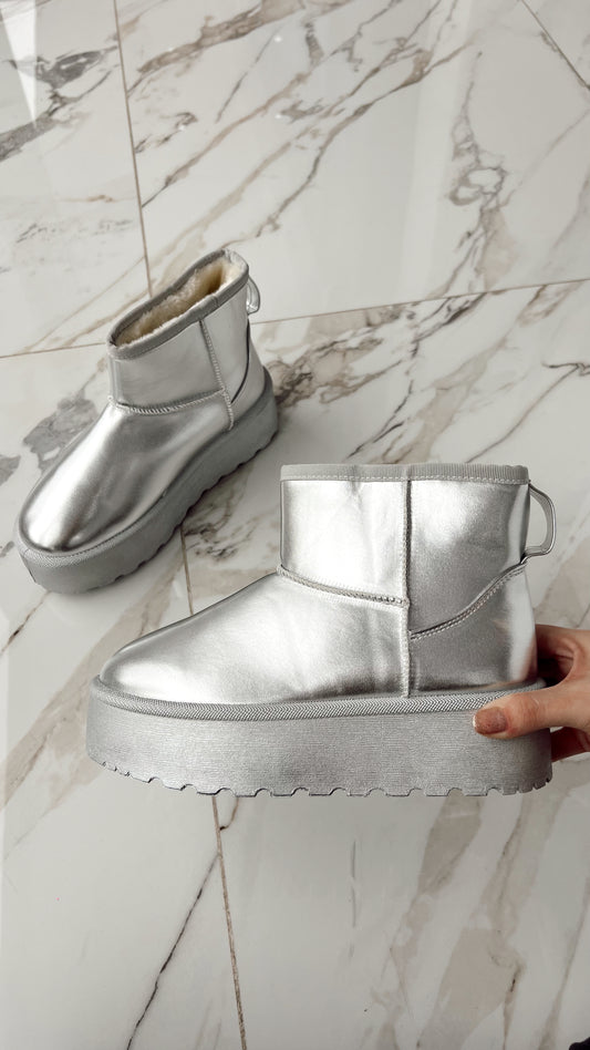 NILA PLATA METÁLICA